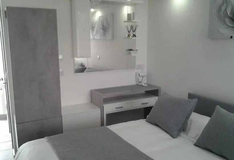 スタンダード４人部屋, Lady Charlotte Guest Rooms Triple Rooms