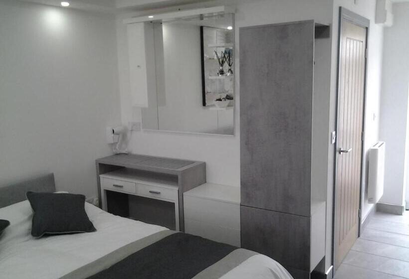 スタンダード4人部屋, Lady Charlotte Guest Rooms Triple Rooms