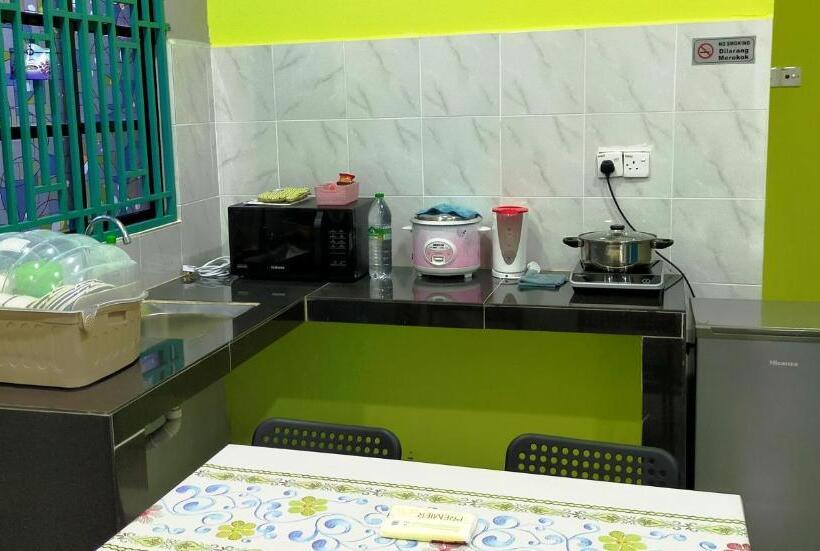 سوییت خانوادگی, Anjung Ara Suites And Roomstays