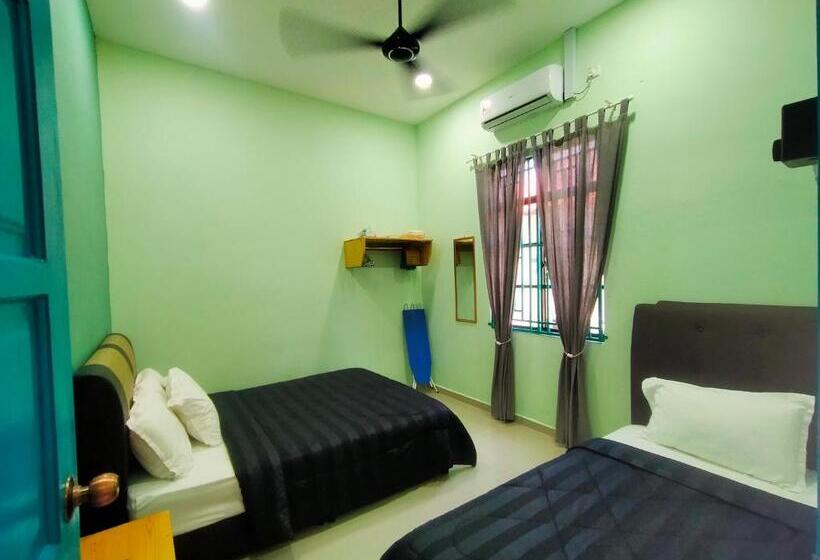 سوییت خانوادگی, Anjung Ara Suites And Roomstays