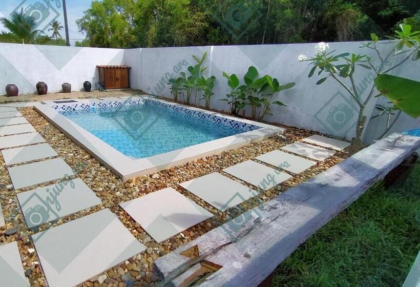 سوییت با استخر, Anjung Ara Suites And Roomstays