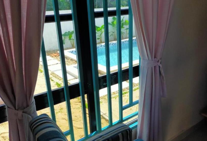 سوییت با استخر, Anjung Ara Suites And Roomstays
