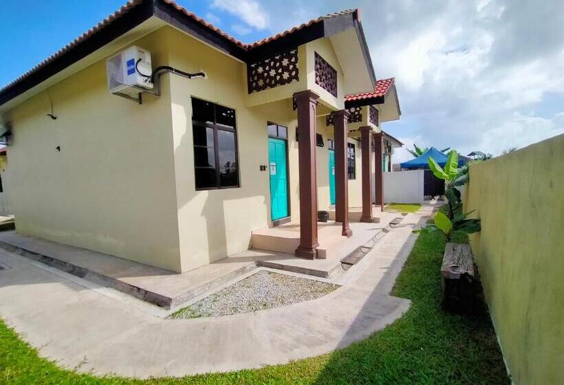 اتاق استاندارد چهار تخته, Anjung Ara Suites And Roomstays