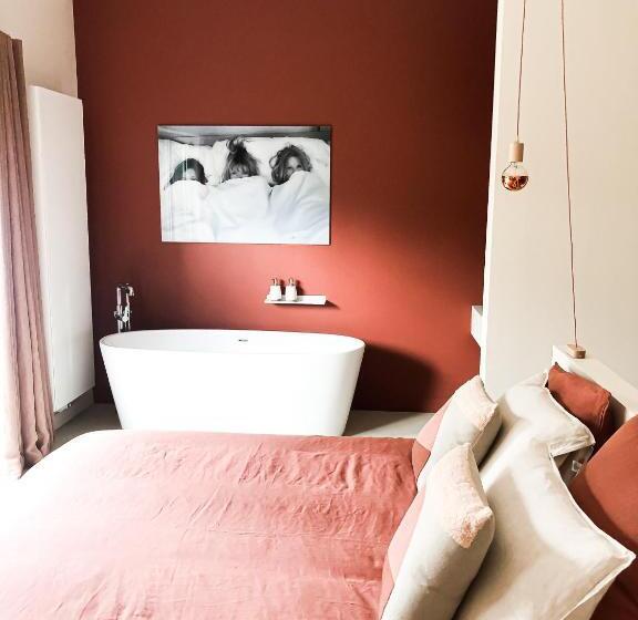 デラックスルーム, The Oak