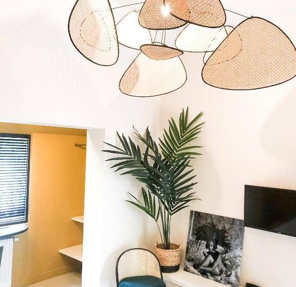 スタンダードルーム, The Oak