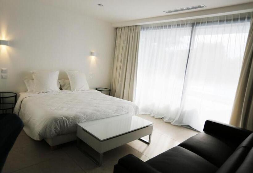 Номер Стандарт Вид на Бассейн, Villa Miami
