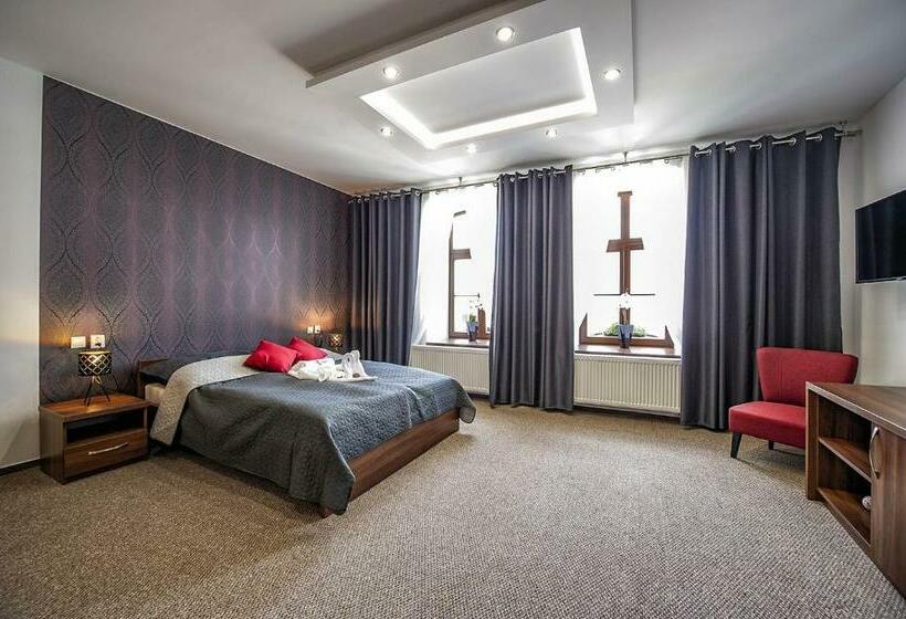 غرفة قياسية, Villa Zachar