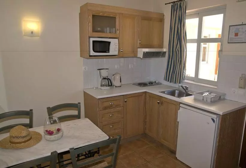 سوییت خانوادگی, Aegean Houses