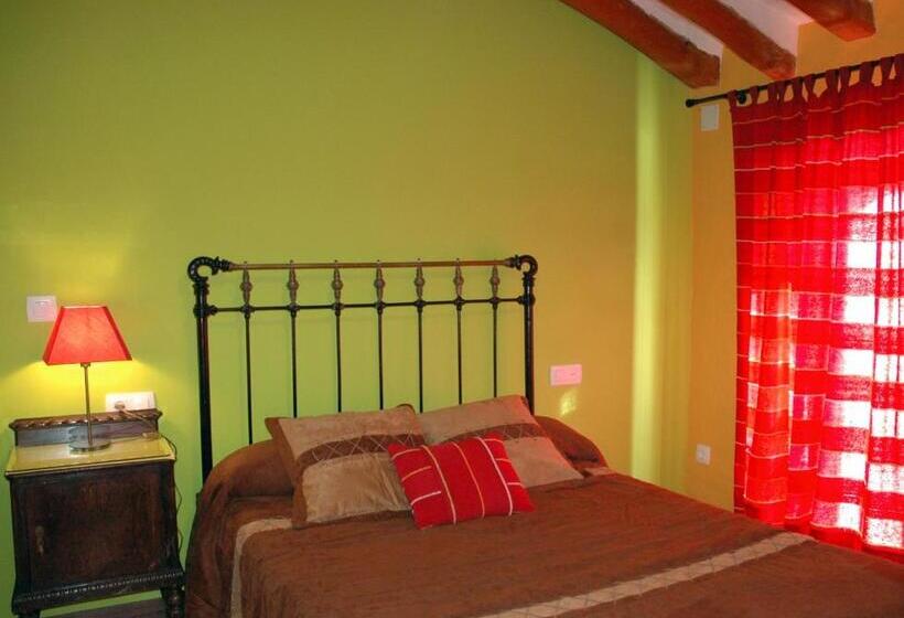 غرفة قياسية, Albergue Ull De Canals