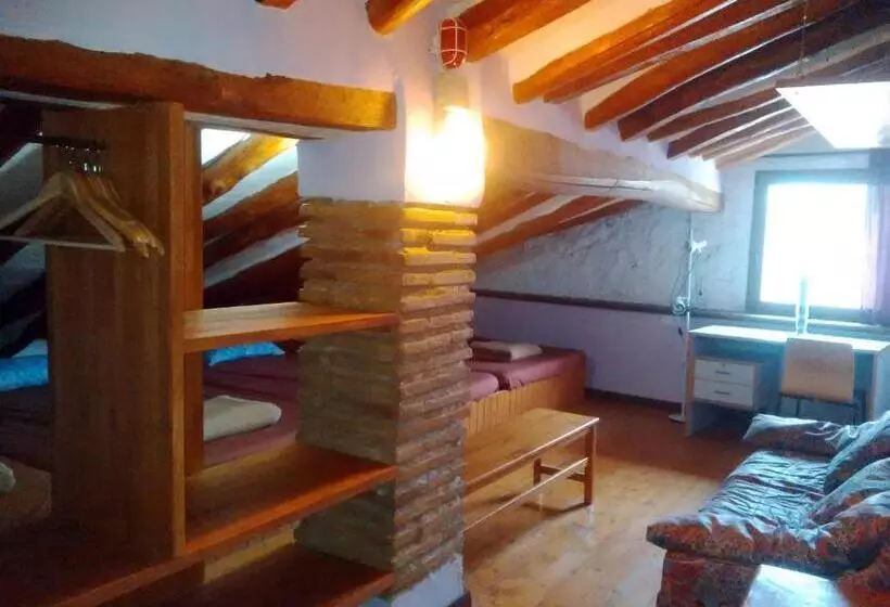 スタンダード4人部屋, Albergue Ull De Canals