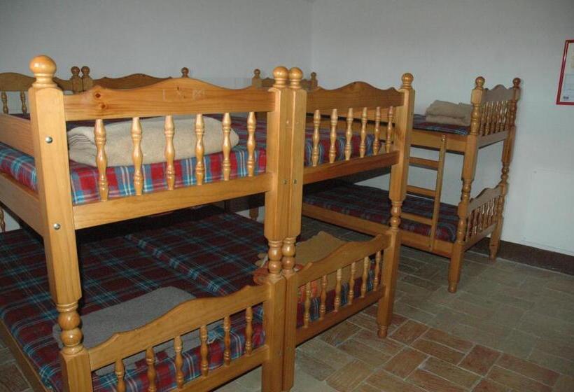 Quarto Familiar Banheiro Compartilhado, Albergue Ull De Canals