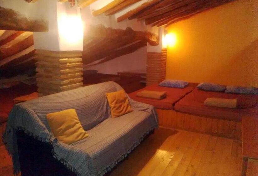 Quarto Familiar Banheiro Compartilhado, Albergue Ull De Canals
