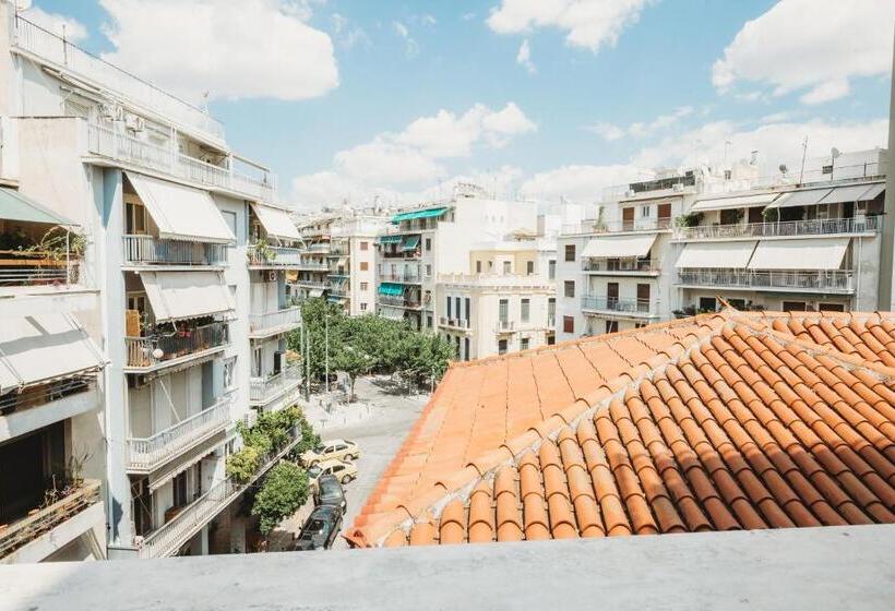 패밀리 스위트, Athens Studios