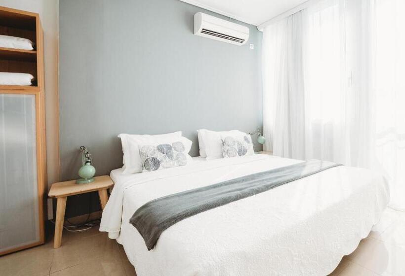 파노라마 전망 스위트, Athens Studios