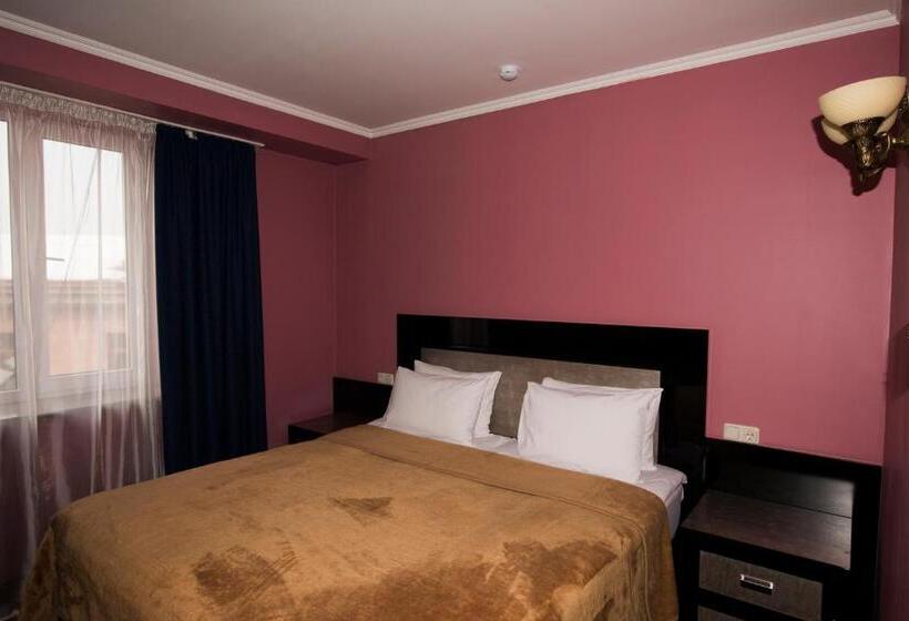 سوییت خانوادگی, Erebuni Hotel Yerevan