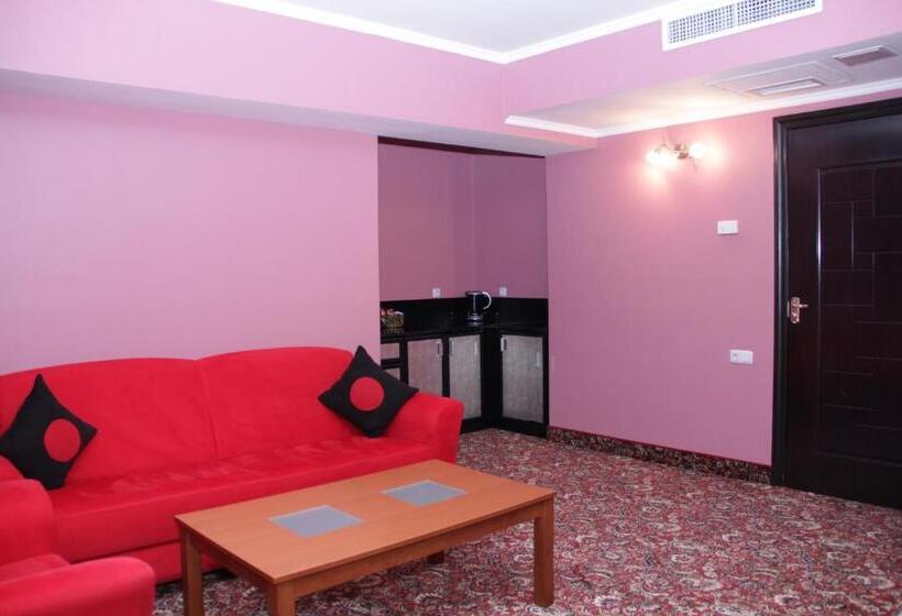 سوییت خانوادگی, Erebuni Hotel Yerevan