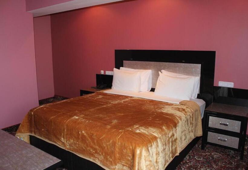 سوییت خانوادگی, Erebuni Hotel Yerevan