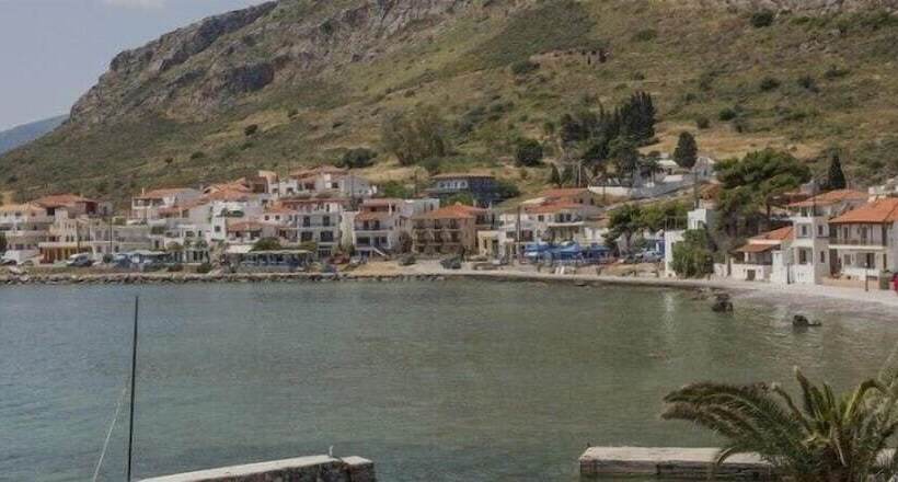 غرفة سوبيريور, Aktaion