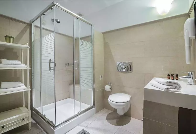 Suite with Views