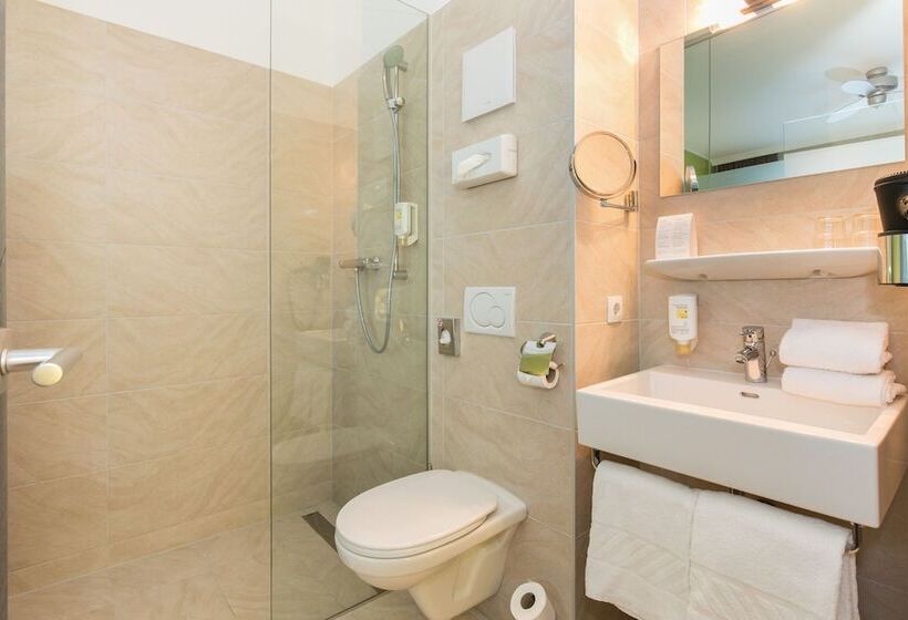 Номер Стандарт Трехместный, Basic Hotel Innsbruck