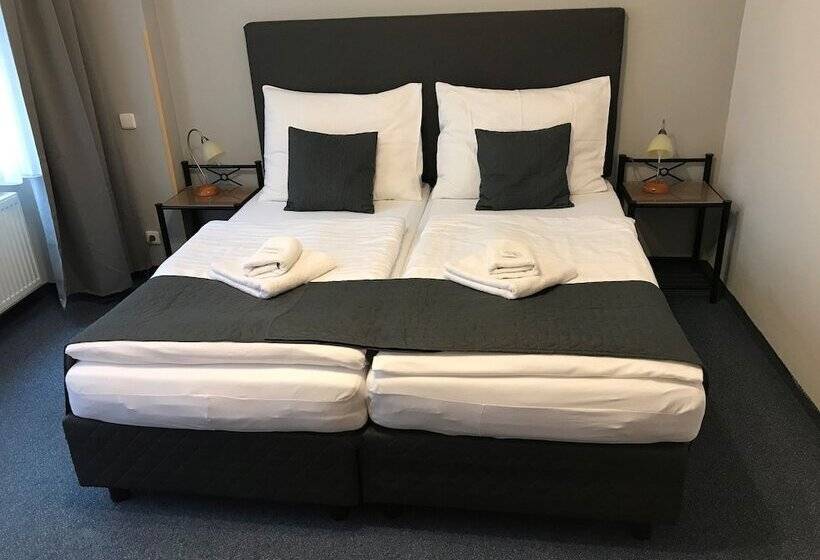 غرفة ديلوكس, Boston