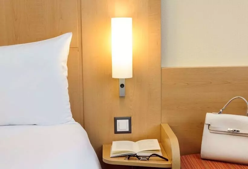 اتاق استاندارد با تخت دوبل, Ibis Lugano Paradiso