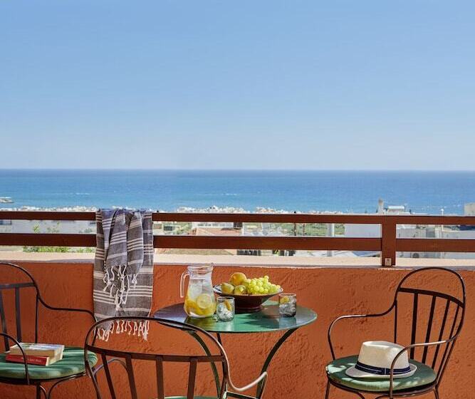 استودیوی استاندارد, Koutouloufari Village Holiday Club