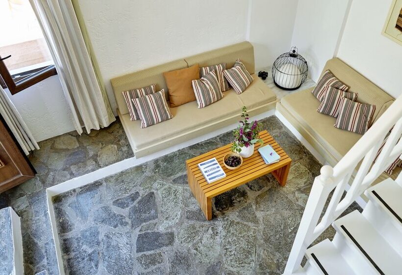 إستوديو قياسى, Koutouloufari Village Holiday Club