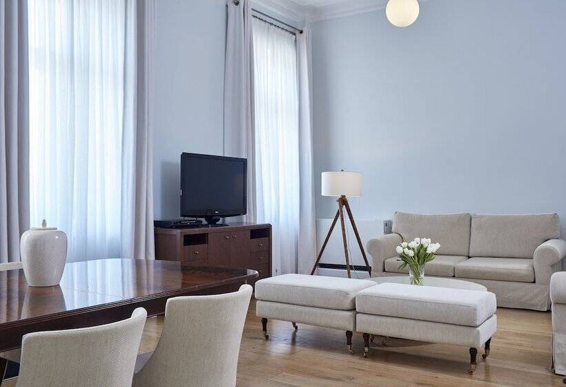 수피리어 스위트, Poseidonion Grand