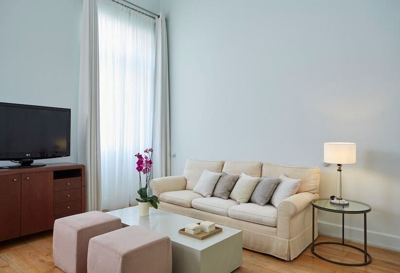 جناح سوبيريور, Poseidonion Grand