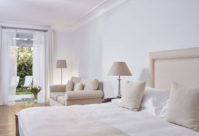 套房配有游泳池, Poseidonion Grand