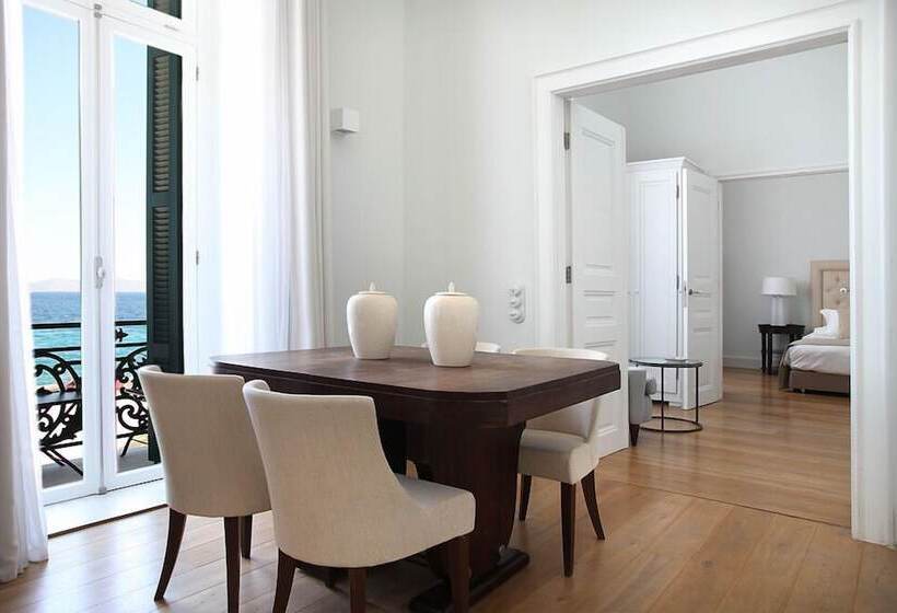 جناح, Poseidonion Grand