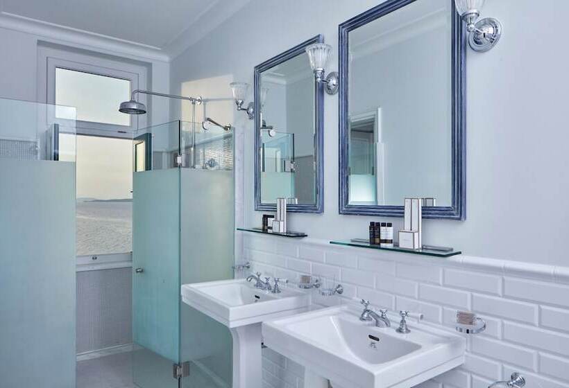 جناح ملكى, Poseidonion Grand