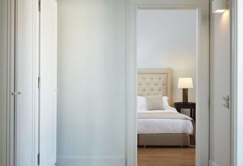 جناح سوبيريور, Poseidonion Grand