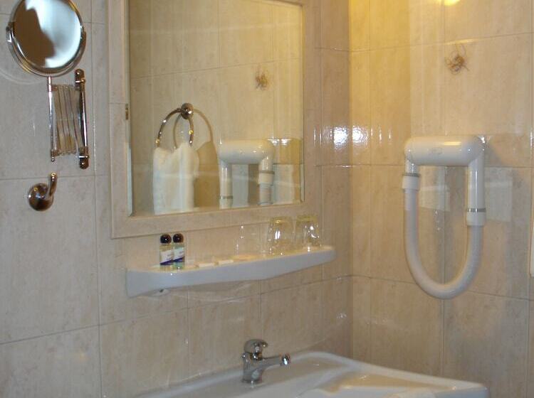 חדר סטנדרט יחיד, Solomou Athens