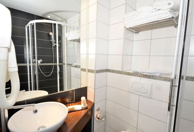 ファミリールーム, Source