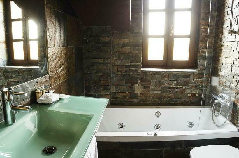 수피리어 룸, Villadesella