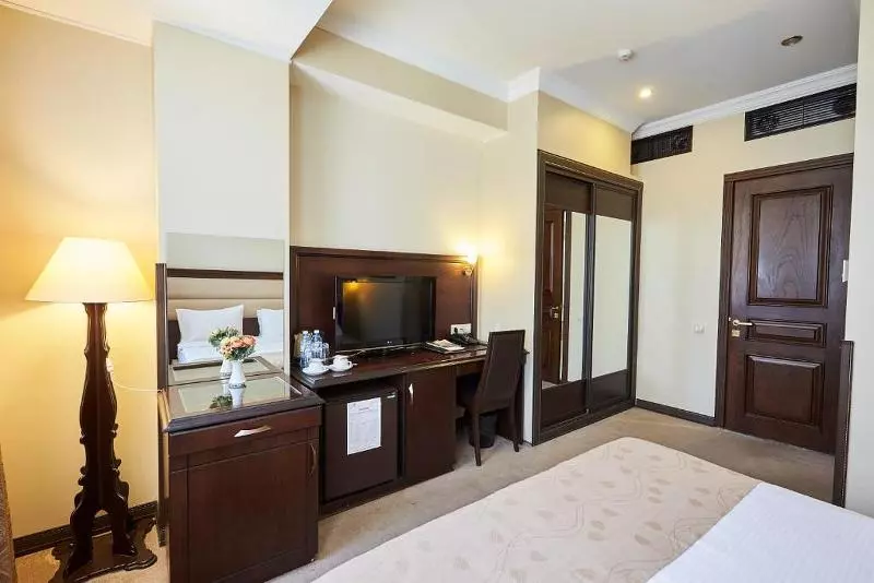 سوئیت با تخت بزرگ, Waldorf Astoria Shanghai On The Bund