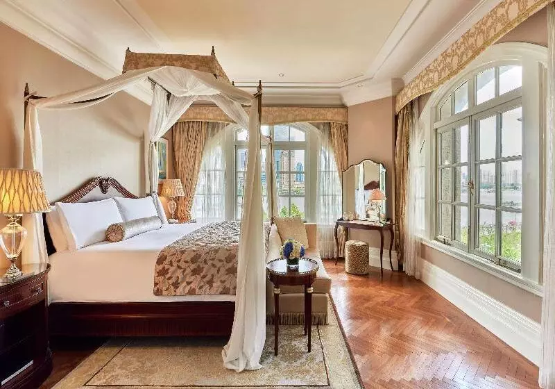 سوئیت با چشم‌انداز رودخانه, Waldorf Astoria Shanghai On The Bund