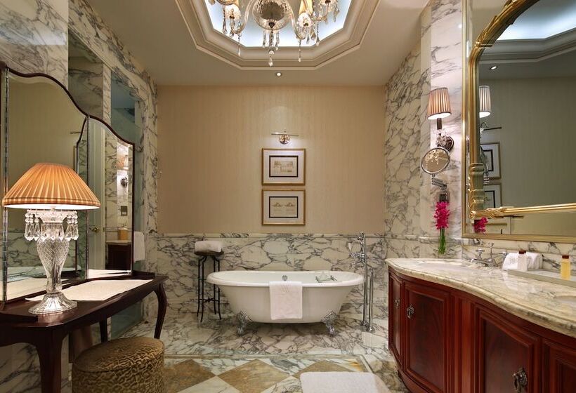 سوئیت کلاب, Waldorf Astoria Shanghai On The Bund