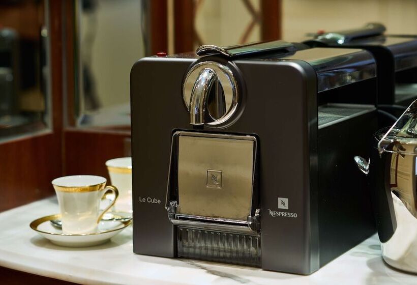 سوئیت کلاب, Waldorf Astoria Shanghai On The Bund