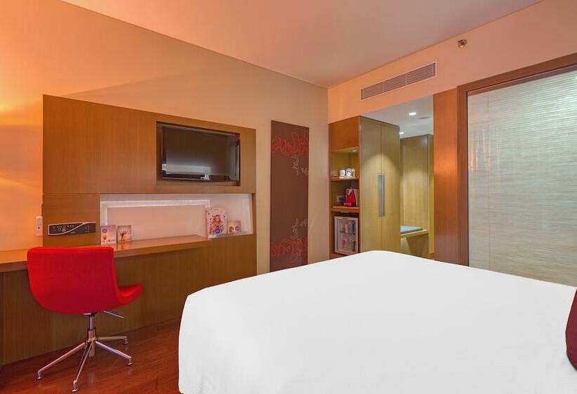 اتاق لوکس, Novotel Bengaluru Outer Ring Road