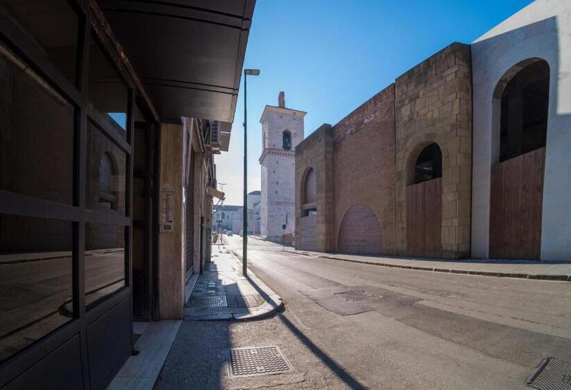 اتاق لوکس با بالکن, Gaya Resort