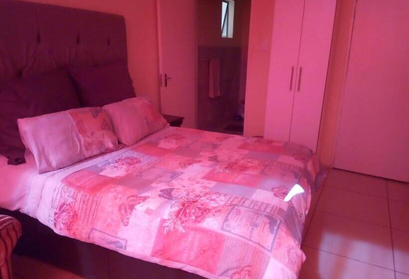 غرفة ديلوكس, Royal Delight Guest House