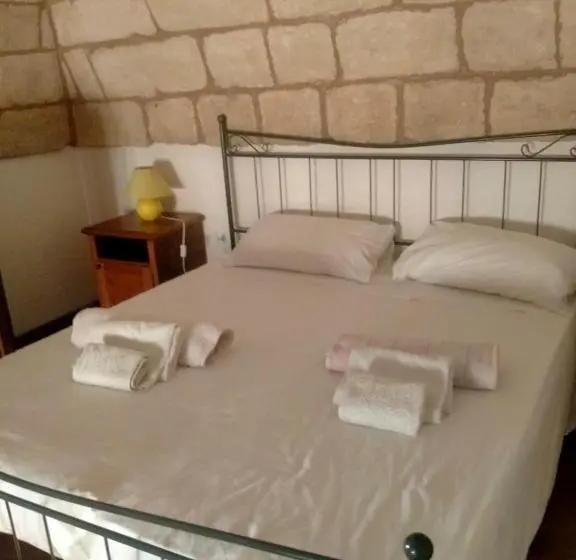 ファミリールーム, Stanze Appartamento Rosina Casa Vacanze Cannole Sulla Via Francigena