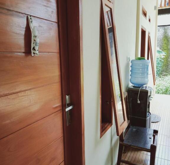 اتاق لوکس, Griya Pas Pangandaran