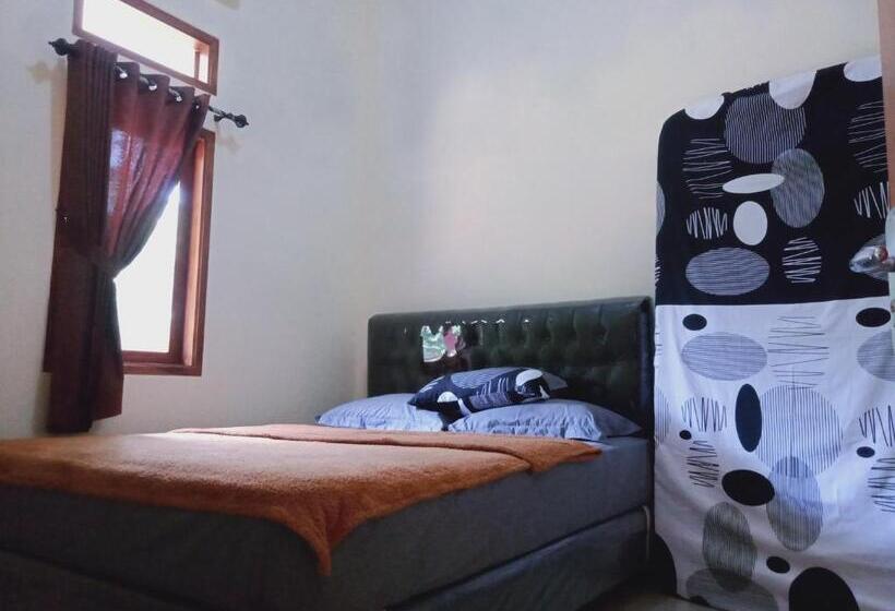 خانه 3 خوابه, Griya Pas Pangandaran