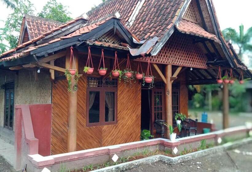 خانه 2 خوابه, Griya Pas Pangandaran