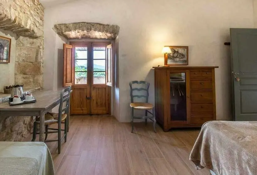 コンフォートトリプルルーム, Masía Can Grau Habitaciones Con Desayuno Inlcuido
