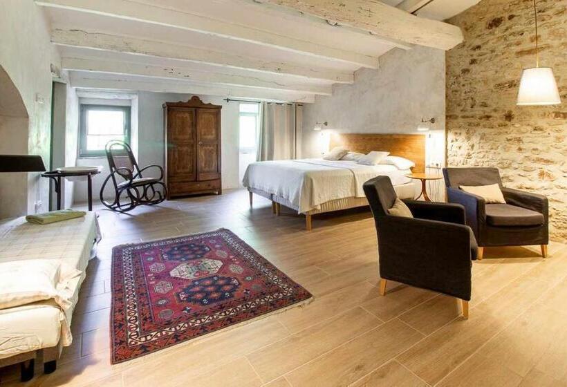 Camera Tripla Standard, Masía Can Grau Habitaciones Con Desayuno Inlcuido